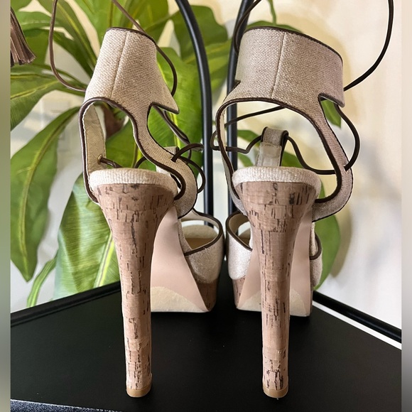 ShoeDazzle Stunning 6-Inch Wooden Heels - Picture 3 of 8
